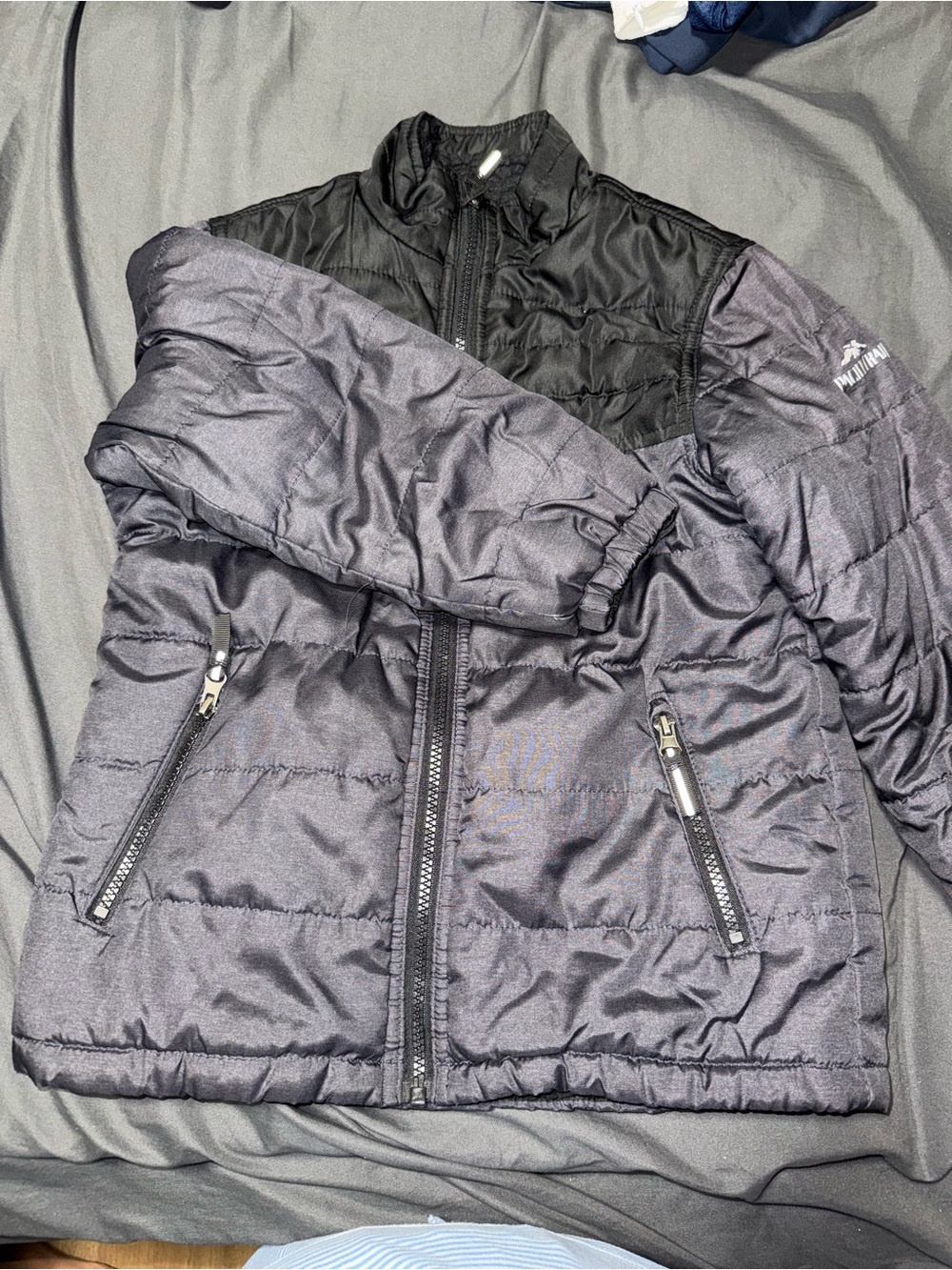 Pacific Trail Two-Tone Kids Puffer Jacket in Black and Dark Gray
